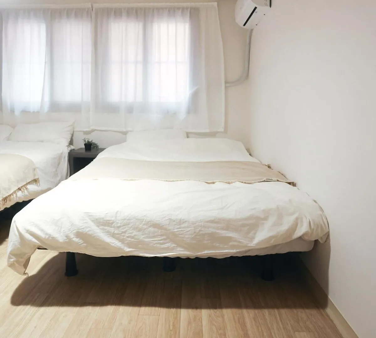 Lejlighed Conveniently Located, Spacious, 3 Rooms, 6 Beds Seoul Sydkorea