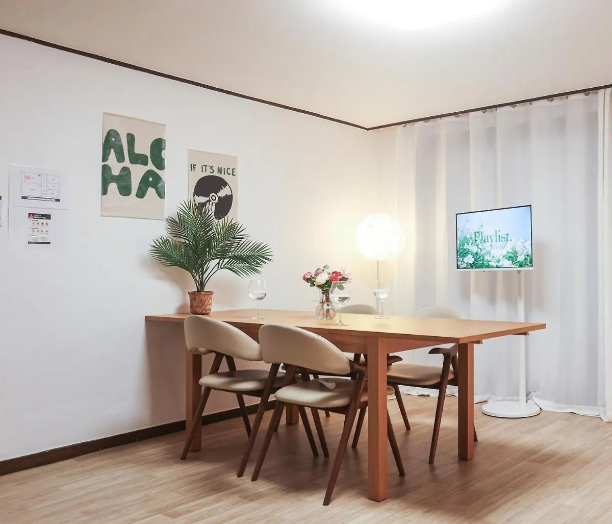 Conveniently Located, Spacious, 3 Rooms, 6 Beds Seoul 0*,  Sydkorea