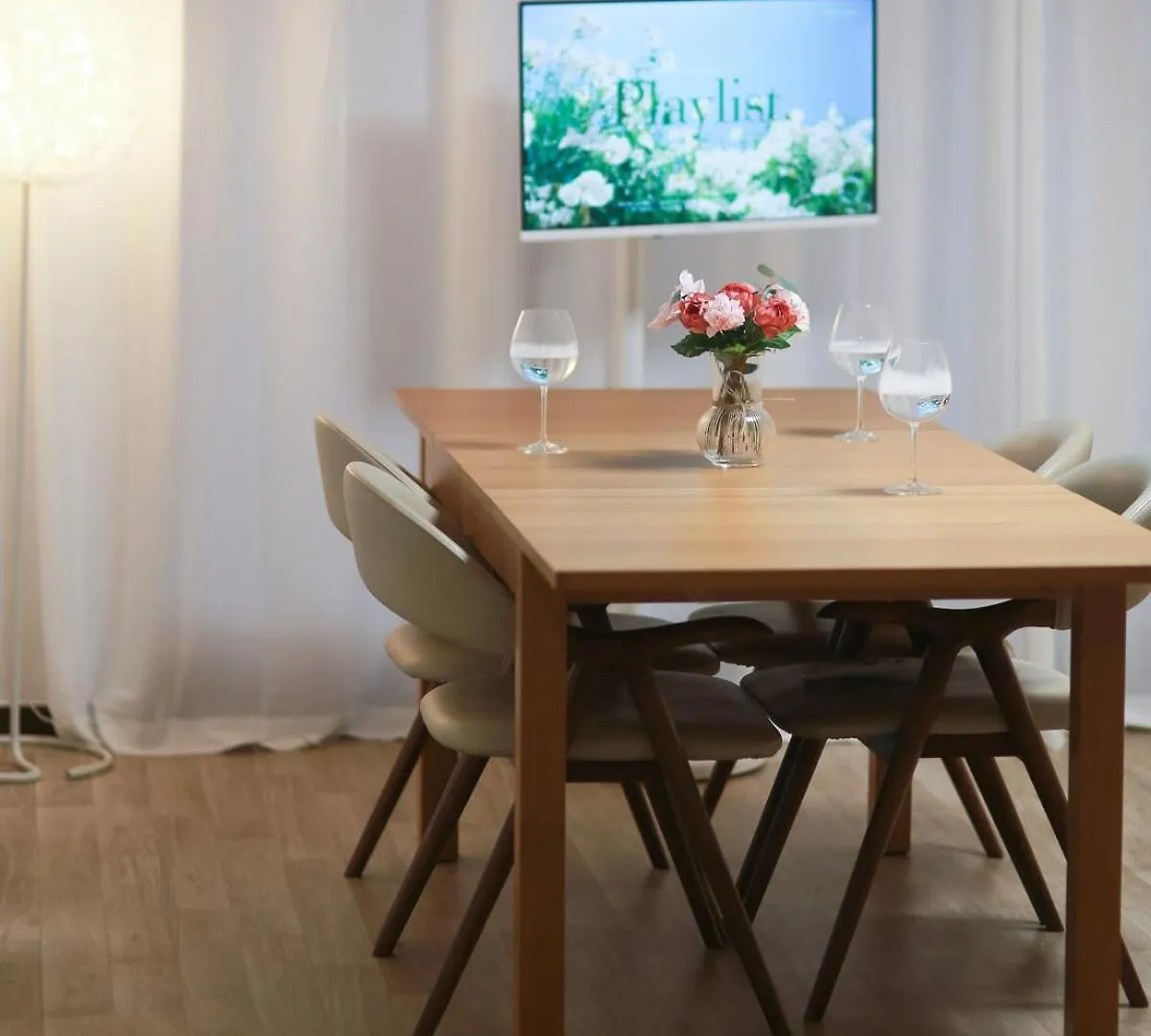 Conveniently Located, Spacious, 3 Rooms, 6 Beds Seoul Lejlighed