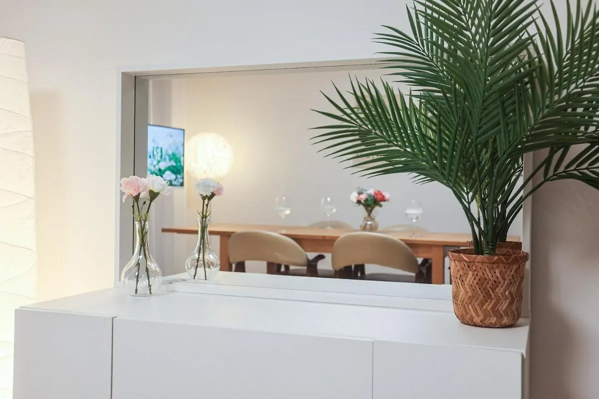 Conveniently Located, Spacious, 3 Rooms, 6 Beds Seoul Lejlighed