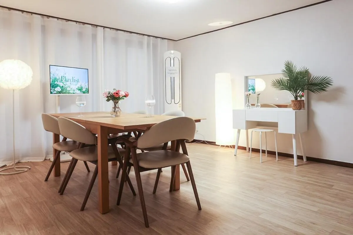 Conveniently Located, Spacious, 3 Rooms, 6 Beds Seoul