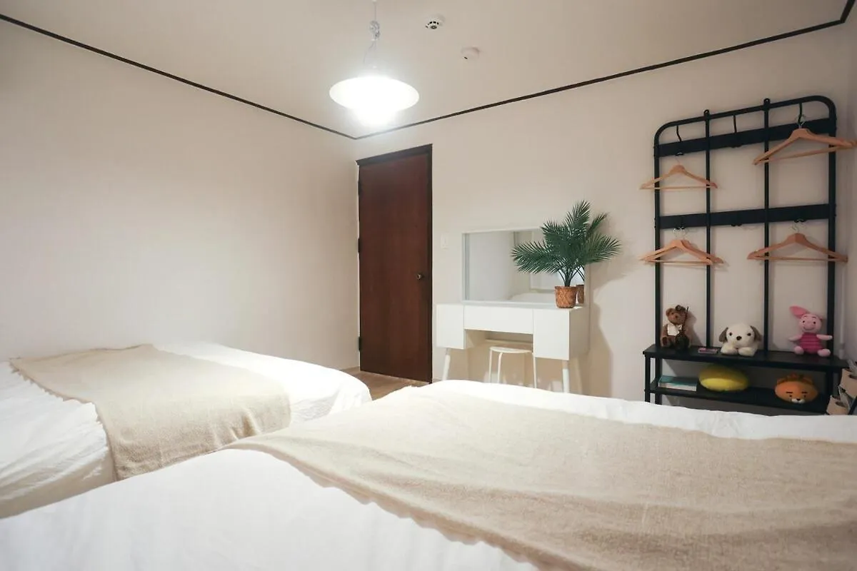 סיאול Conveniently Located, Spacious, 3 Rooms, 6 Beds דירה