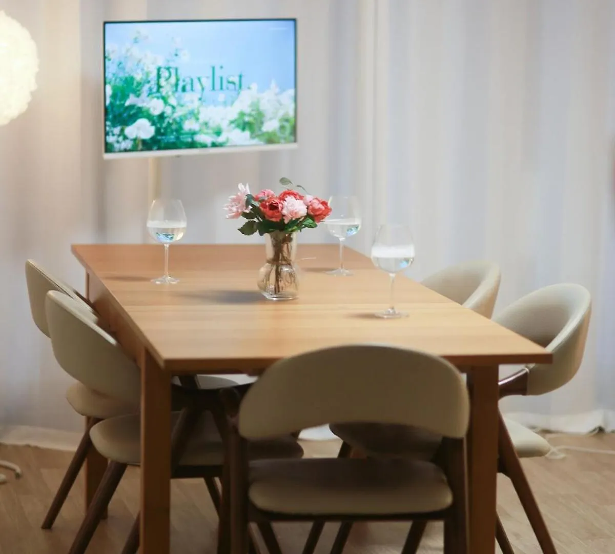 Conveniently Located, Spacious, 3 Rooms, 6 Beds Seoul